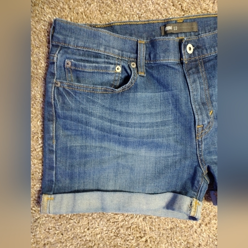 Levi Strauss Denim Roll Cuff Shorts NWOT - Picture 4 of 13